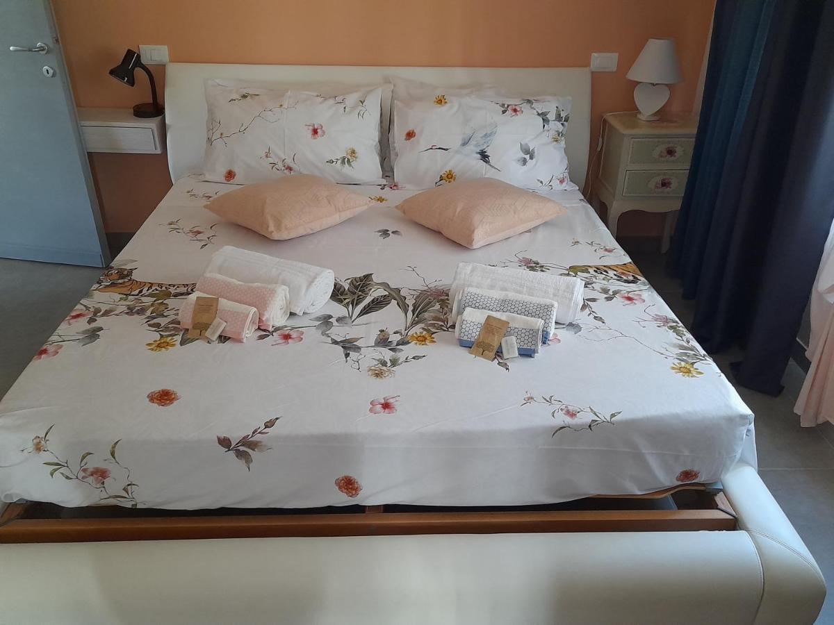 Villa La Magnolia - Private Beach Access, Garden, Views Lazise Exterior foto